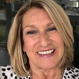 Meet your Posher, Debbie